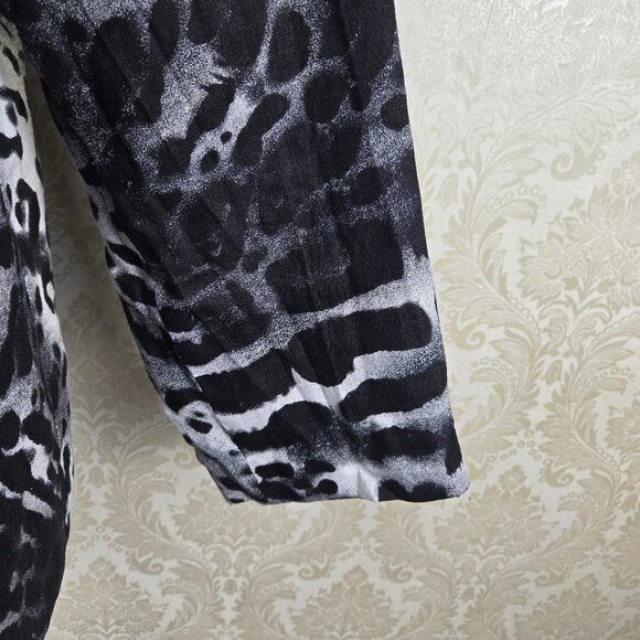 Berek2 Size Large Black White Animal Print Blazer Button Front Mandarin Collar - Picture 5 of 12